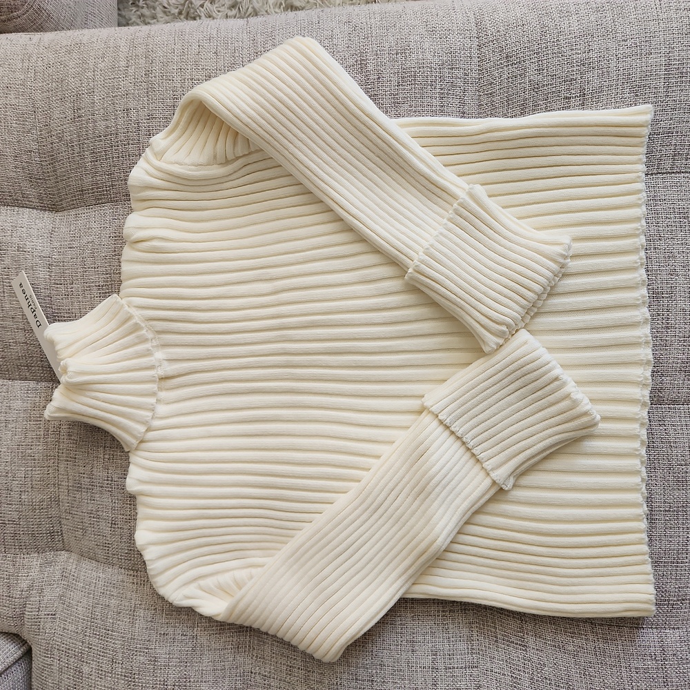 Easy Clothes CA Ecru Turtleneck Sweater